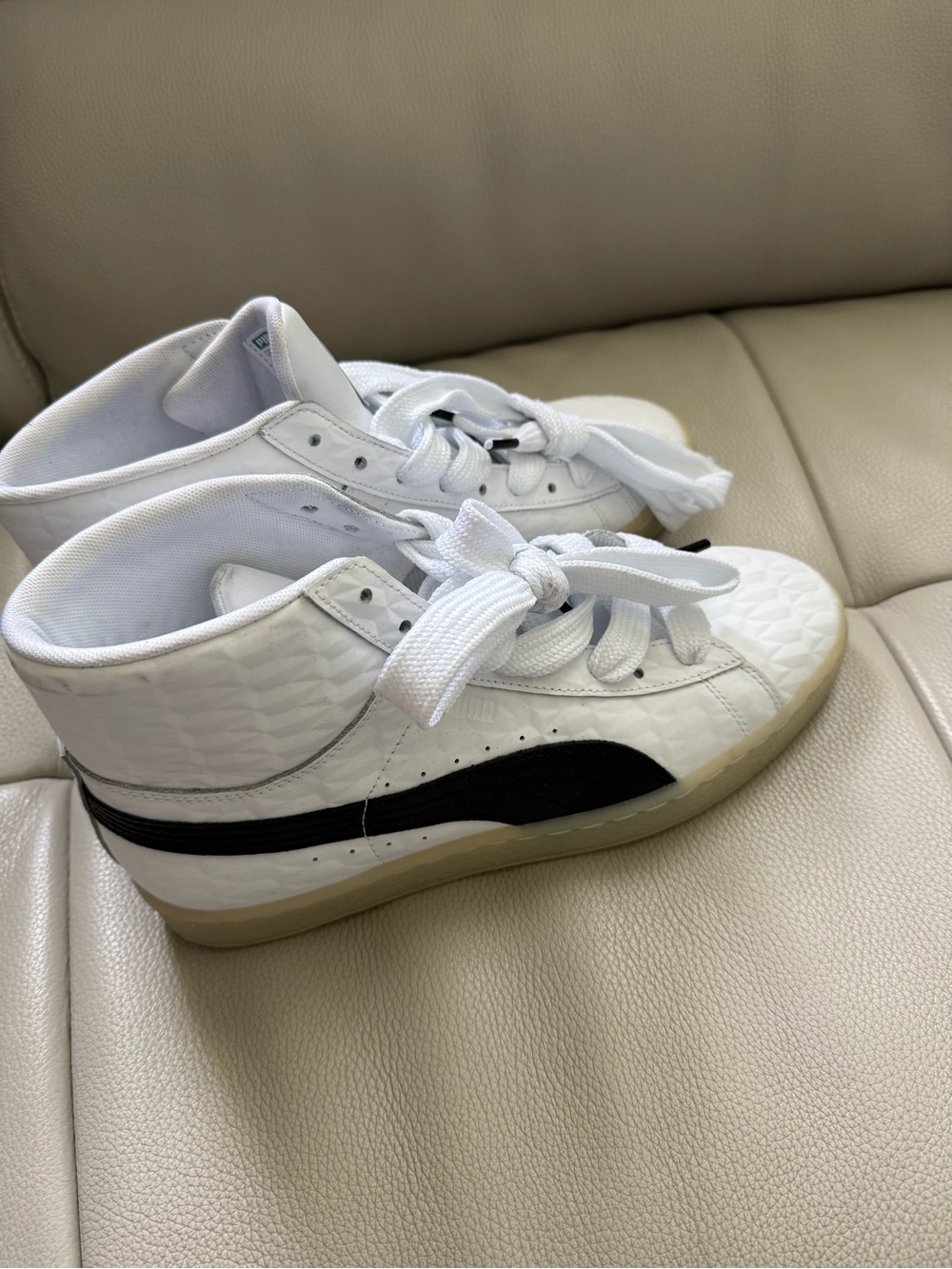 Puma - Picture 3 of 3